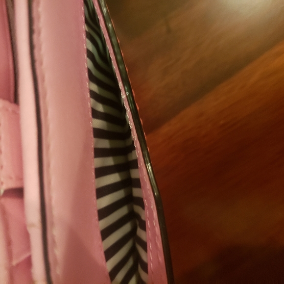 Kate Spade ♠️ Wallet - Picture 2 of 7